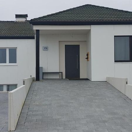 Louis Lägenhet Maaseik Exteriör bild
