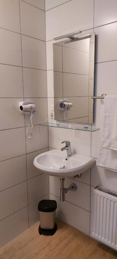 Louis Lägenhet Maaseik Exteriör bild